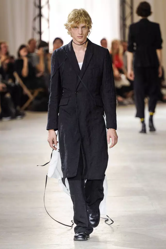 Ann Demeulemeenster show, spring summer 2017, Paris Men's Fashion Week, Prancis - 24 Juni 2016