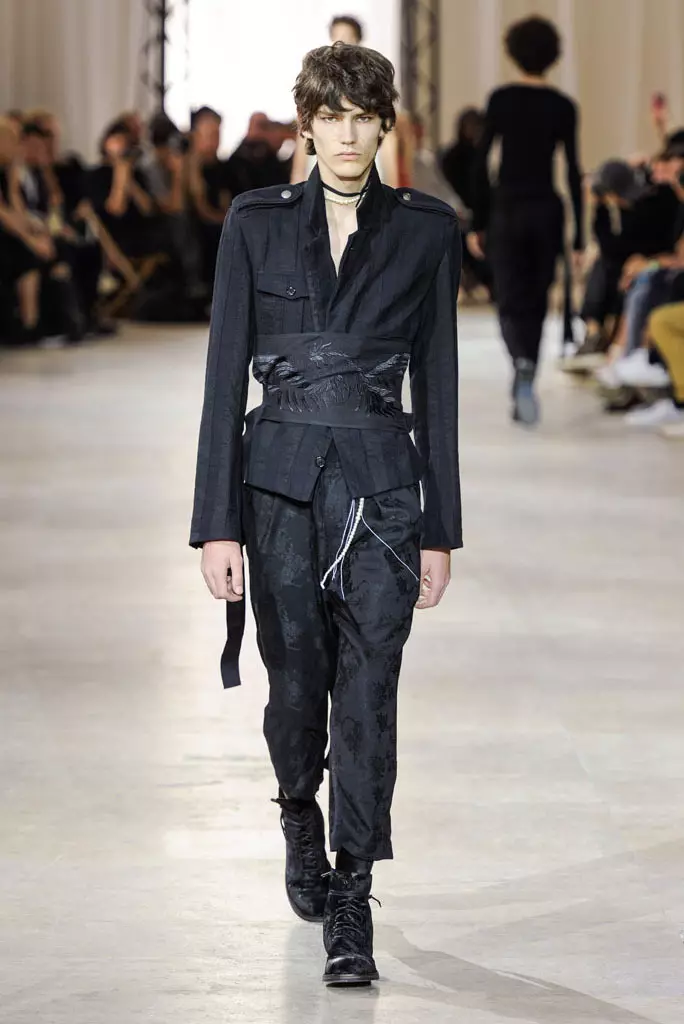 Nunin Ann Demeulemeenster, bazarar bazara 2017, Makon Kayayyakin Maza na Paris, Faransa - 24 Yuni 2016