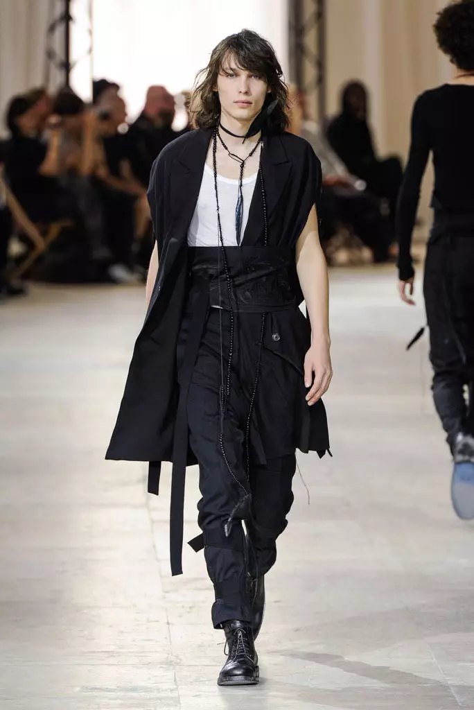 Ann Demeulemeenster defilesi, ilkbahar yaz 2017, Paris Erkek Moda Haftası, Fransa - 24 Haziran 2016