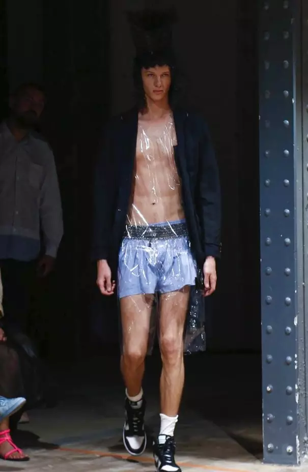 COMME DES GARCONS HOMME PLUS HERRKLÄDER VÅR SOMMAR 2017 PARIS (30)