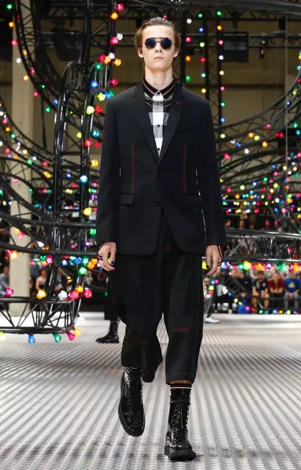 VESHJE PËR BURRA DIOR HOMME PRANVERË VERË 2017 PARIS (5)