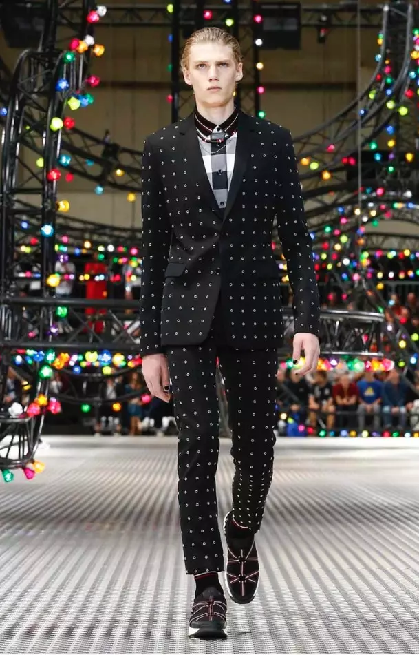 DIOR HOMME MENSWEAR 2017 m. PAVASARIO VASARĖ PARYŽIAS (7)