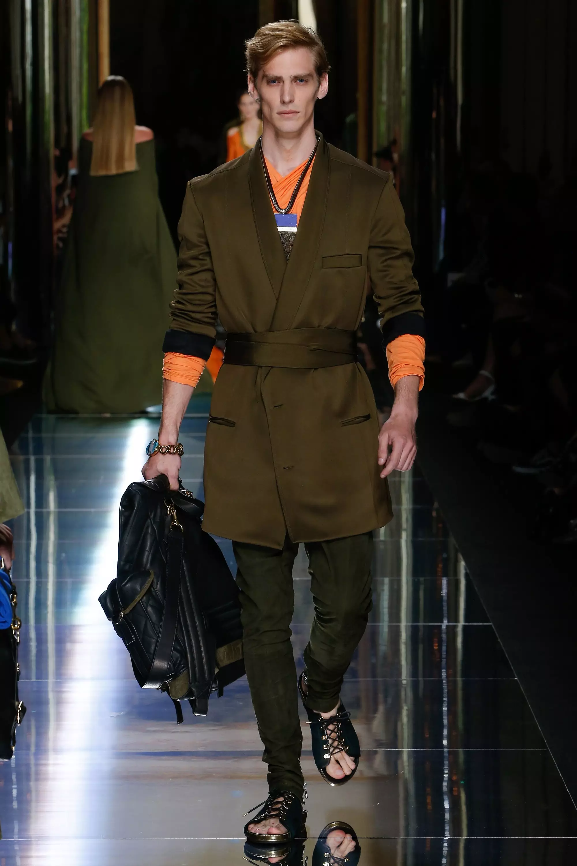 BALMAIN MENSWEAR SPRING UMЫРЫ 2017 ПАРИС (17)