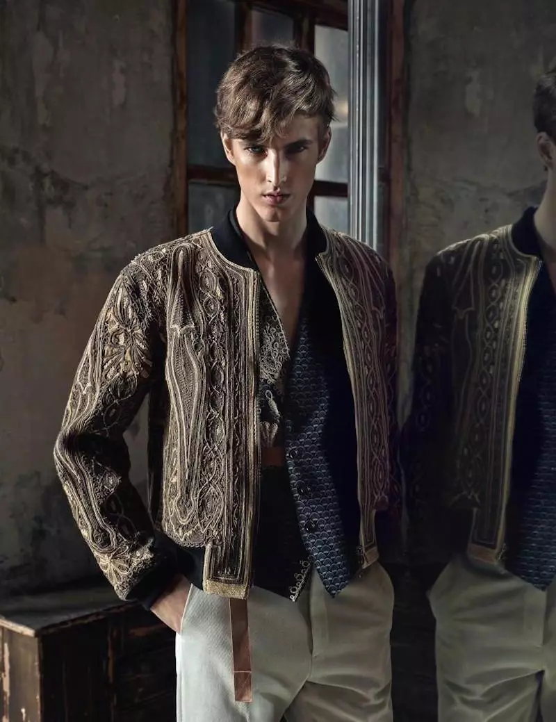 James Smith poseeraa Harper's Bazaar Korea Man -kevät/kesä 2015 pääkirjoitus