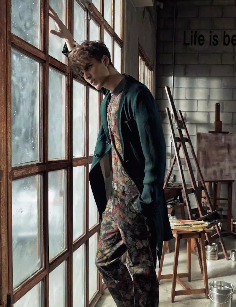 James Smith poze pou Harper's Bazaar Korea Man Prentan/Ete 2015 Editorial