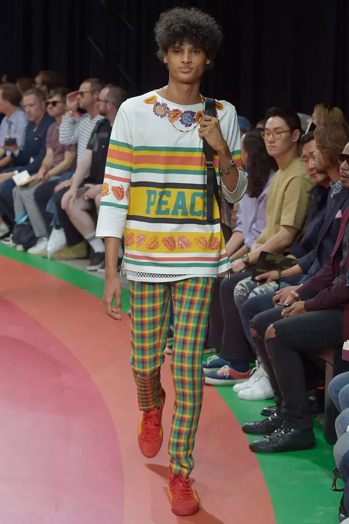 Desfile de Paul Smith, pasarela, Semana da moda masculina de París, primavera verán 2017, Francia - 26 xuño 2016