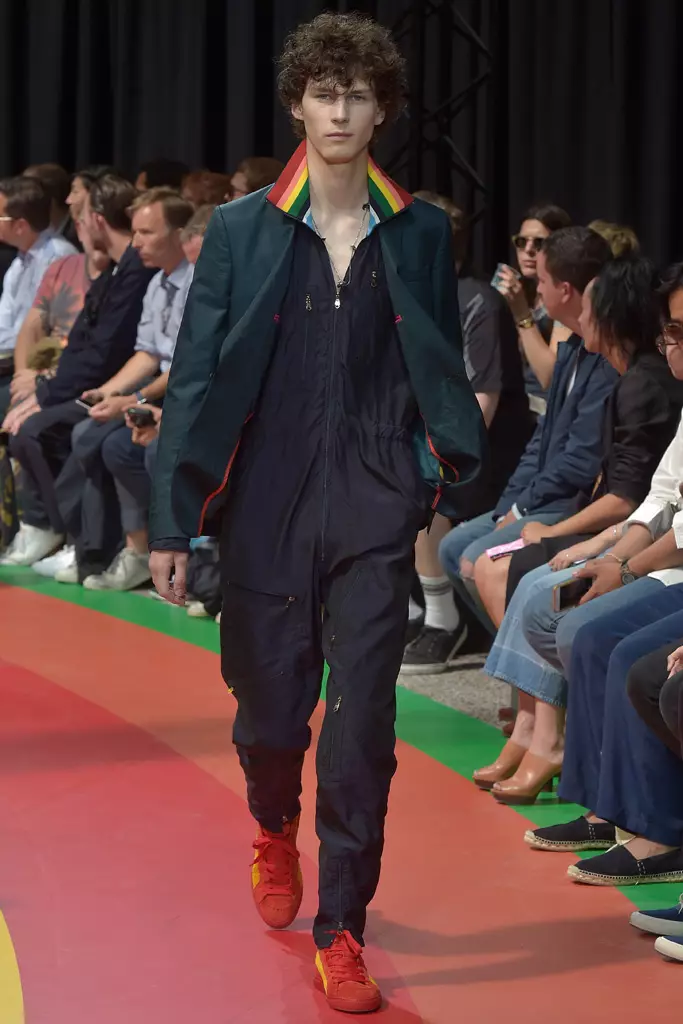 Spectacol Paul Smith, pista, Săptămâna modei masculine de la Paris, primăvara vară 2017, Franța - 26 iunie 2016