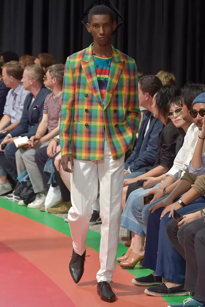 Paul Smith show, Runway, Paris Men's Fashion Week, Lente Zomer 2017, Frankrijk - 26 juni 2016