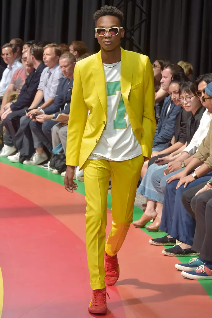 Paul Smith sýning, Runway, París karlatískuvikan, vor sumar 2017, Frakkland - 26. júní 2016