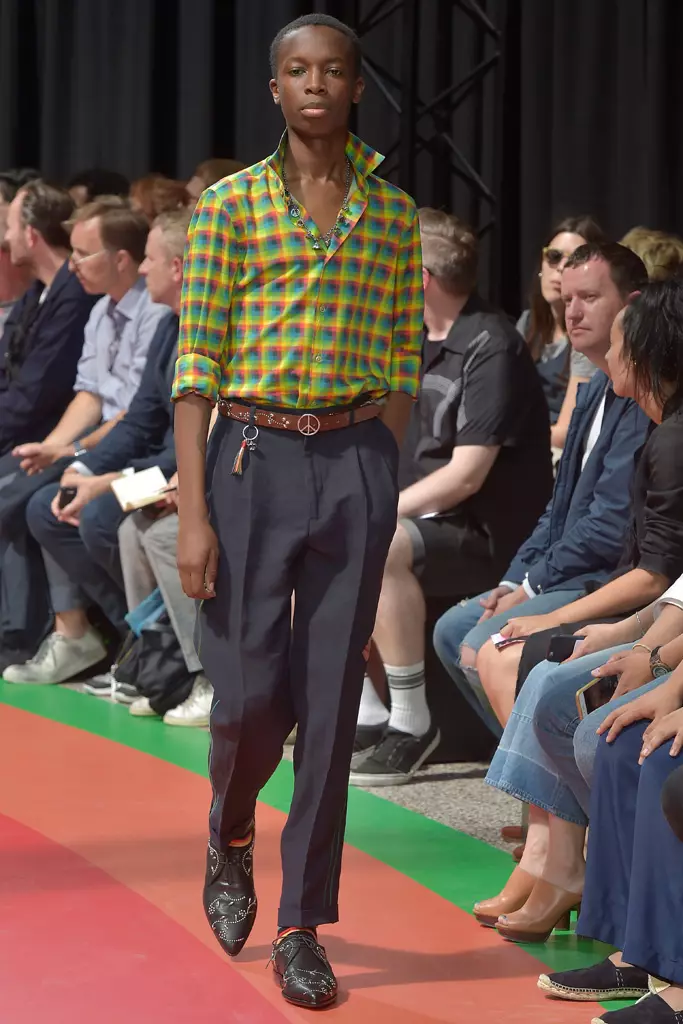 Spectacol Paul Smith, pista, Săptămâna modei masculine de la Paris, primăvara vară 2017, Franța - 26 iunie 2016