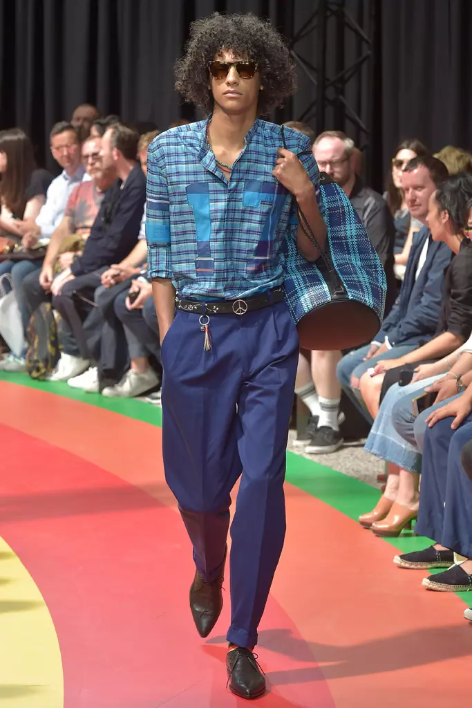 Desfile de Paul Smith, pasarela, Semana da moda masculina de París, primavera verán 2017, Francia - 26 xuño 2016