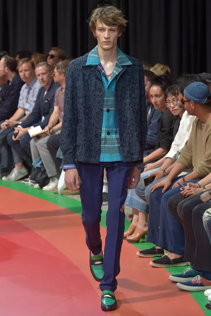 Desfile de Paul Smith, pasarela, Semana da moda masculina de París, primavera verán 2017, Francia - 26 xuño 2016