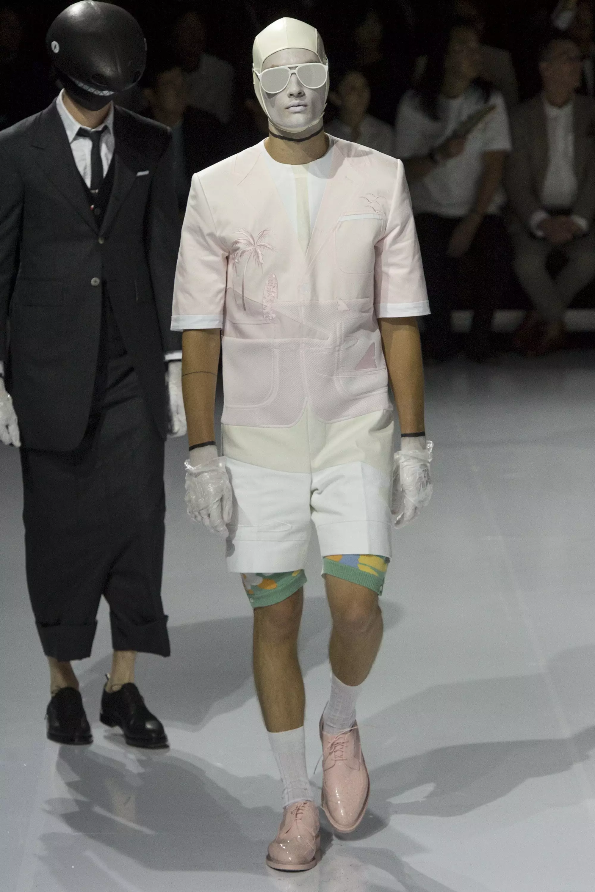 THOM BROWNE BĂRBAȚI PRIMAVARĂ 2017 PARIS (36)