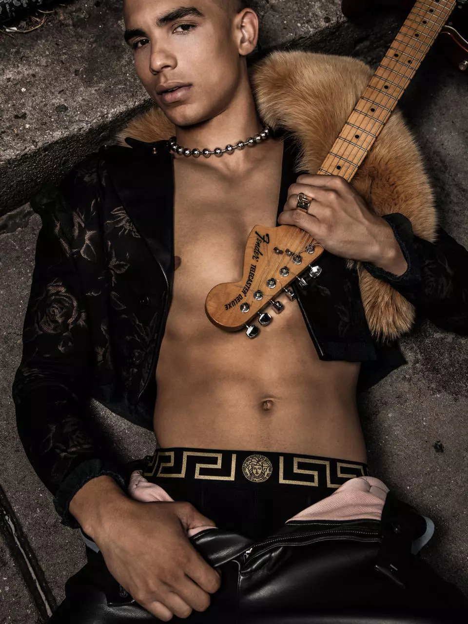 Colin Alexander in Desnudo Magazine door Giovanni Martins