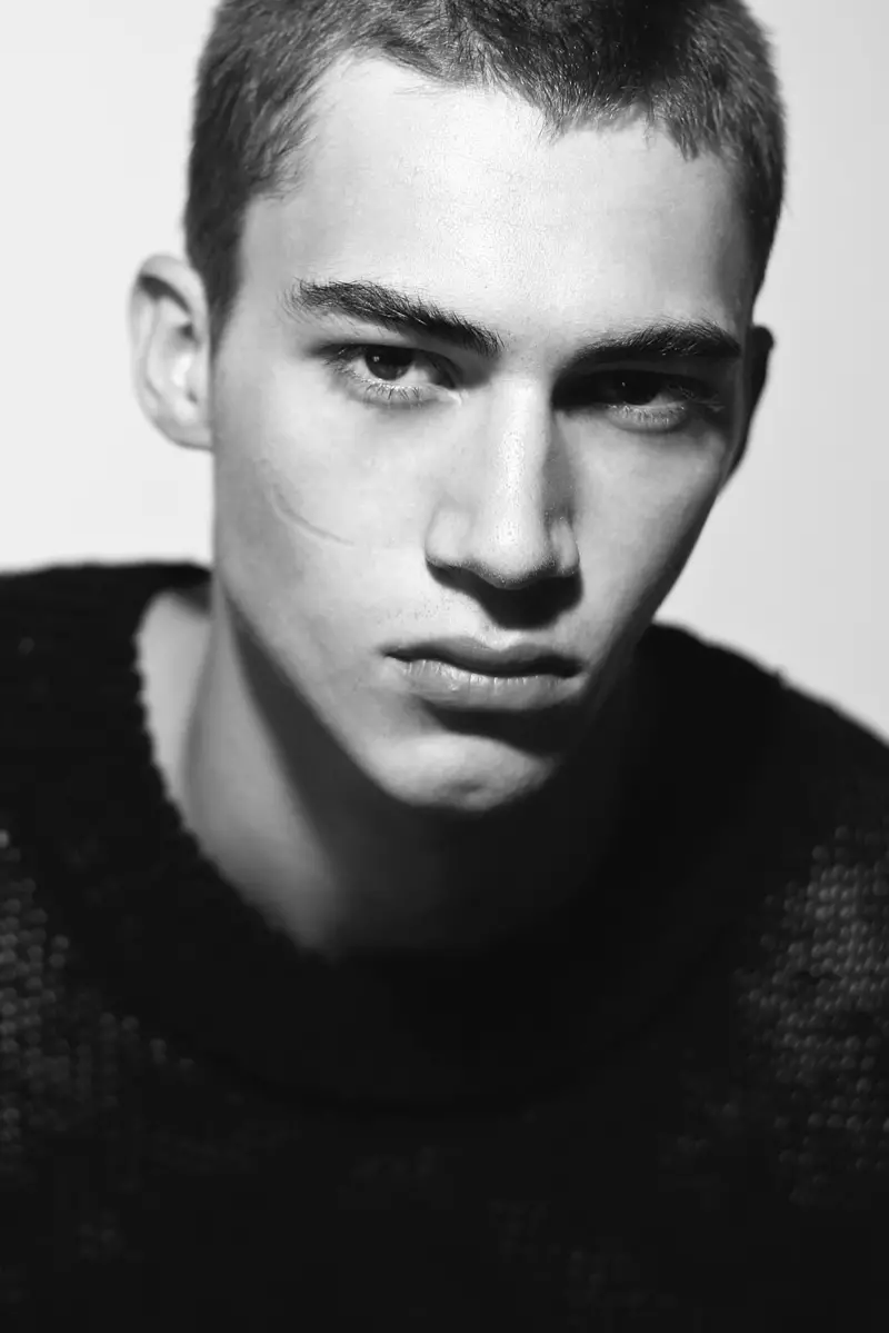 Model Alessio-Pozzi-004