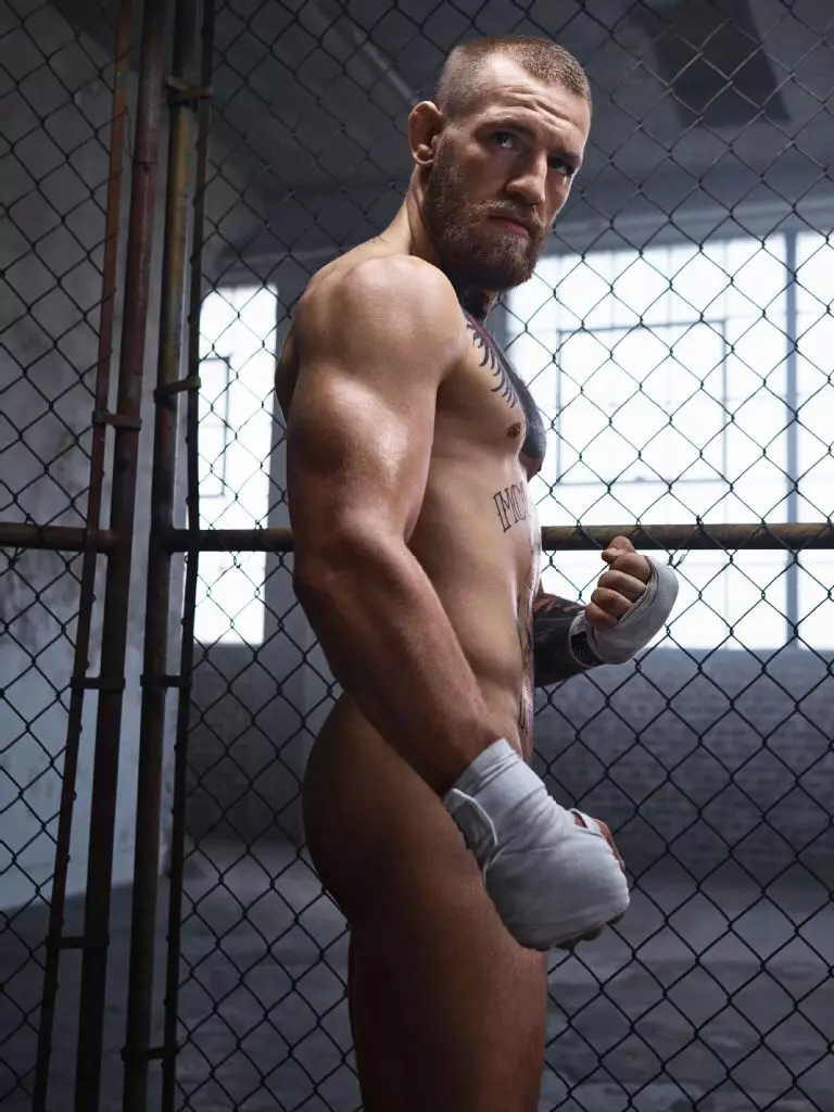 Conor McGregor – Irländsk UFC MMA Fighter, Naked i EPSN Magazine augusti 2016 (7)