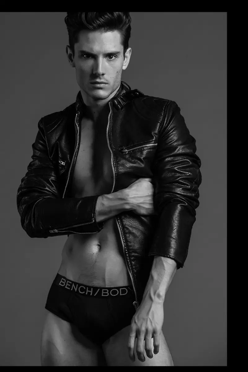 Diego Barrueco de Brent Chua para BENCH Body14