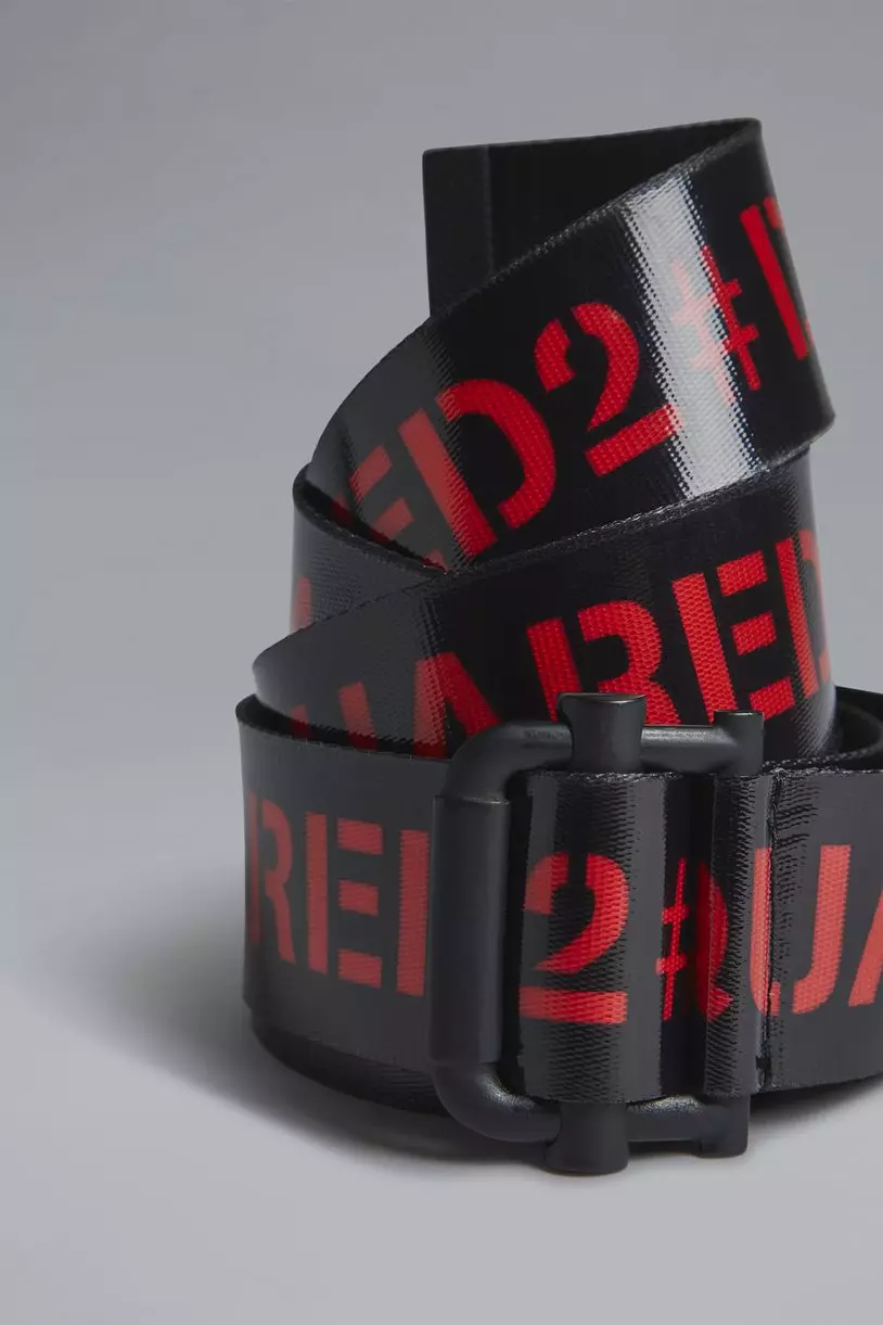 Pula ug Itom nga Punk Tape Belt