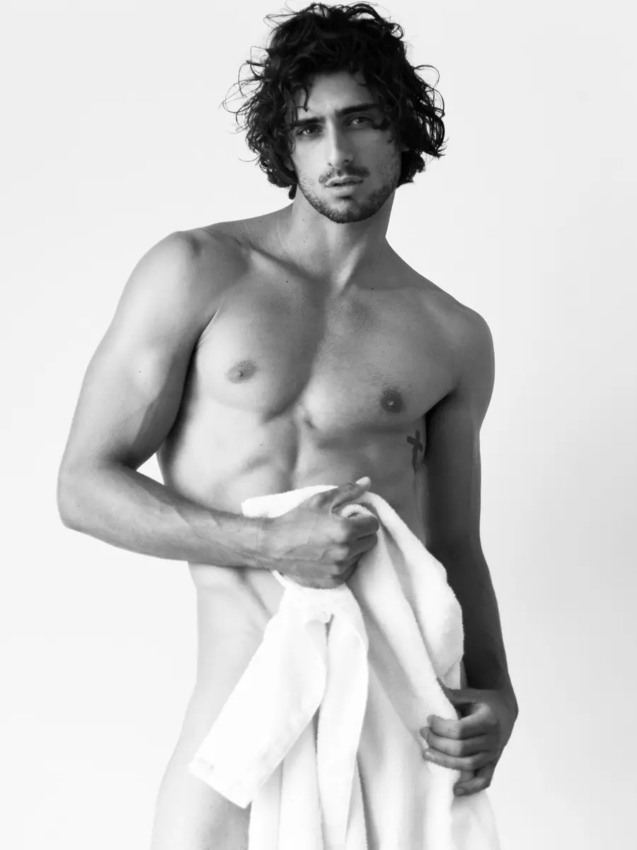 #TowelTuesday کرسچن مازیلی از انتھونی جیمز گیورا