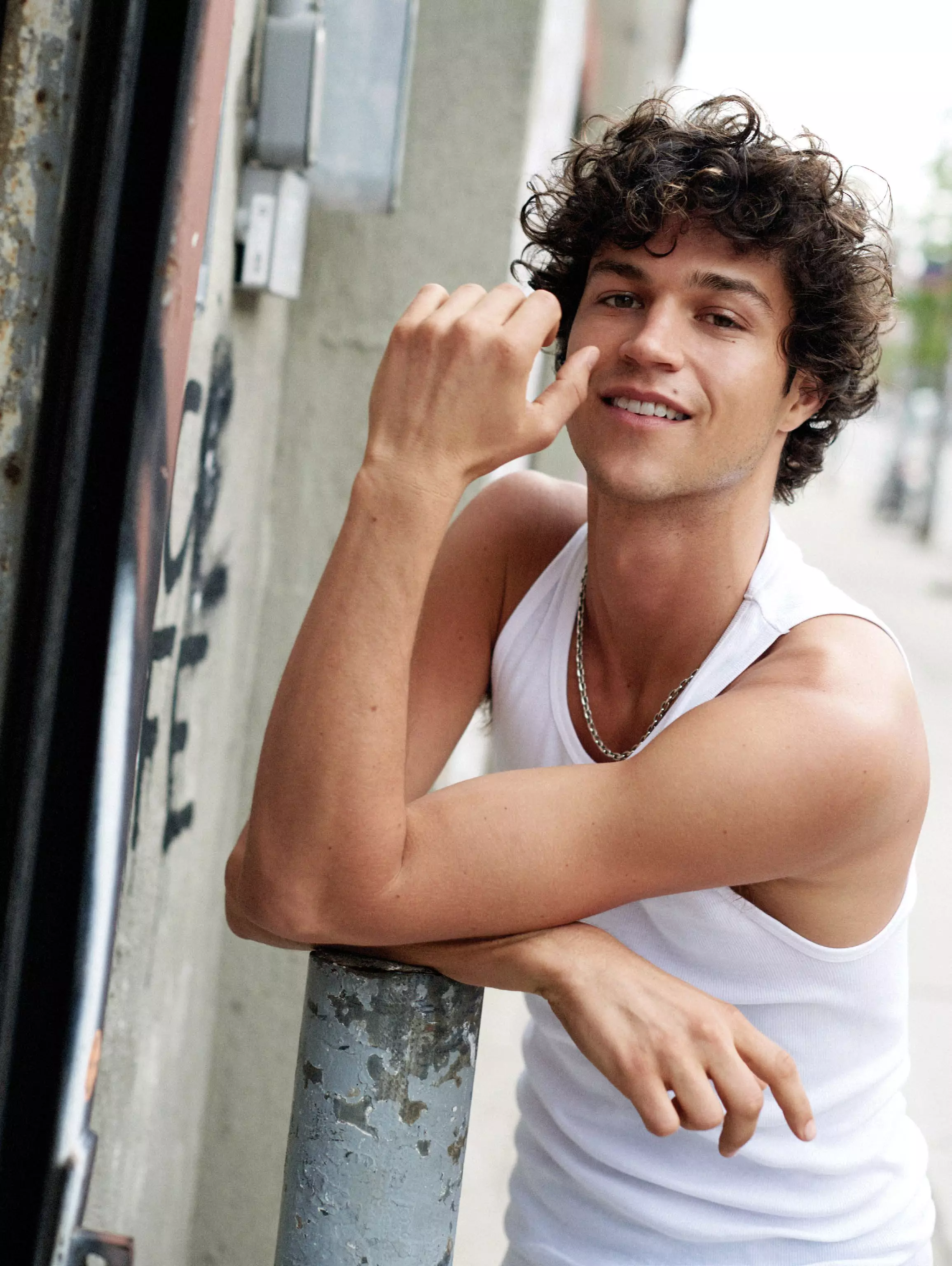 MILES MCMILLAN EN OH! USTEDES COSAS BONITAS! PT.1