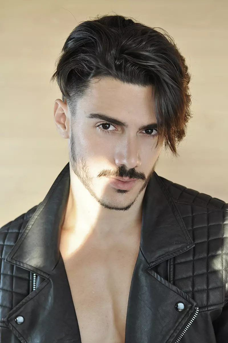 L'impressionant model brasiler Reno Di Gois de Tango Management en un nou rodatge d'Hudson Rennan. Reno ara és a Hamburg amb Modelwerk per difondre una nova temporada.