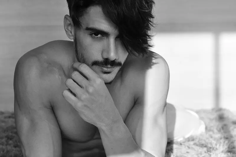 Das atemberaubende brasilianische Model Reno Di Gois von Tango Management in einem neuen Shooting von Hudson Rennan. Reno ist jetzt mit Modelwerk in Hamburg, um eine neue Saison zu verbreiten.