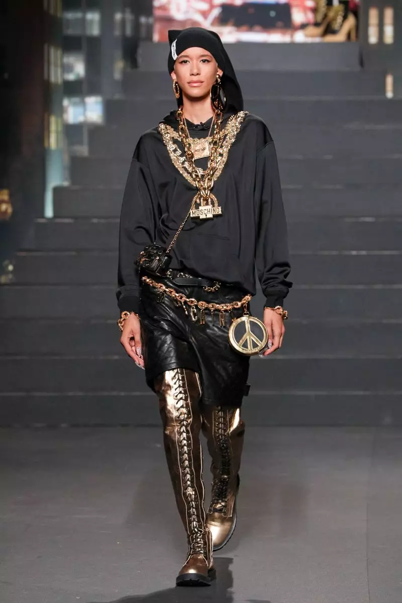 Moschino [tv] x H&M Fall Winter 2018 New York19