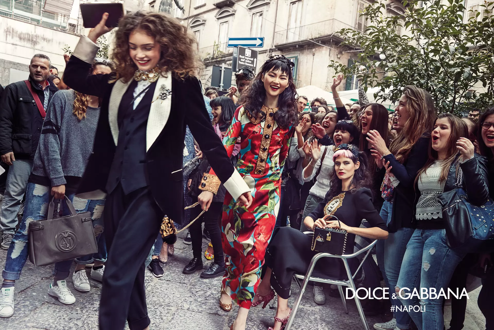 dolce-gabbana-fall-winter-2016-2017-advertinig-campaign-in-naples-1 |