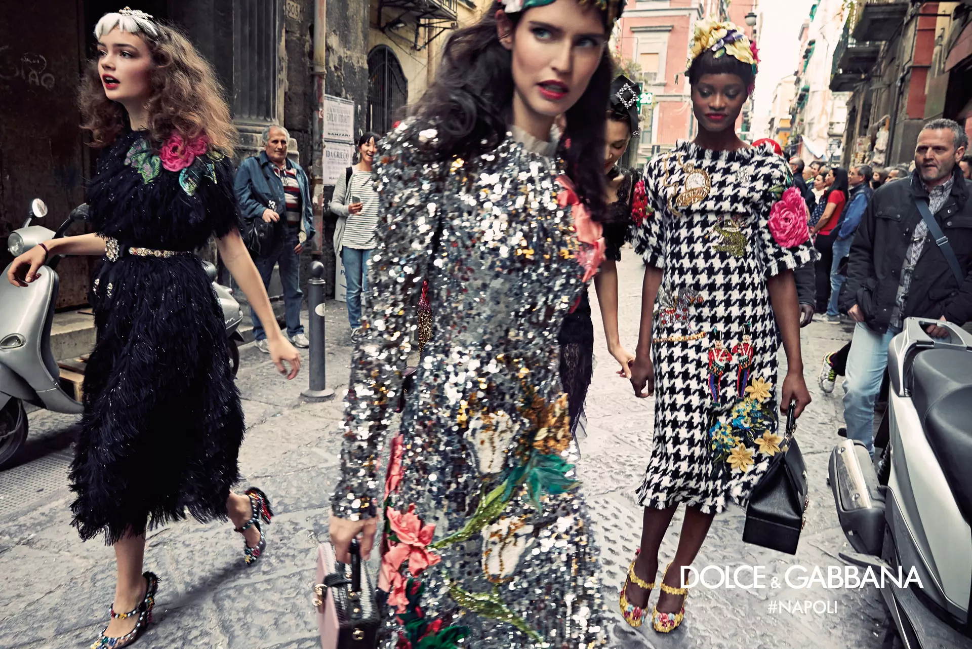 dolce-gabbana-fall-winter-2016-2017-advertisinig-lesolo-in-naples-5