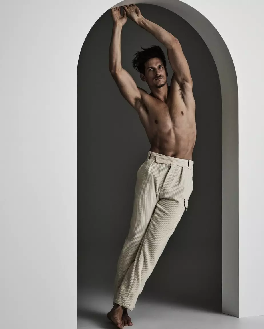 Jarrod Scott a la portada de The Denizen