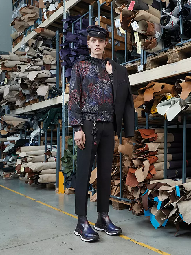 Gibutyag ni Berluti ang una nga hitsura gikan ni Kris Van Assche alang sa Spring 2019