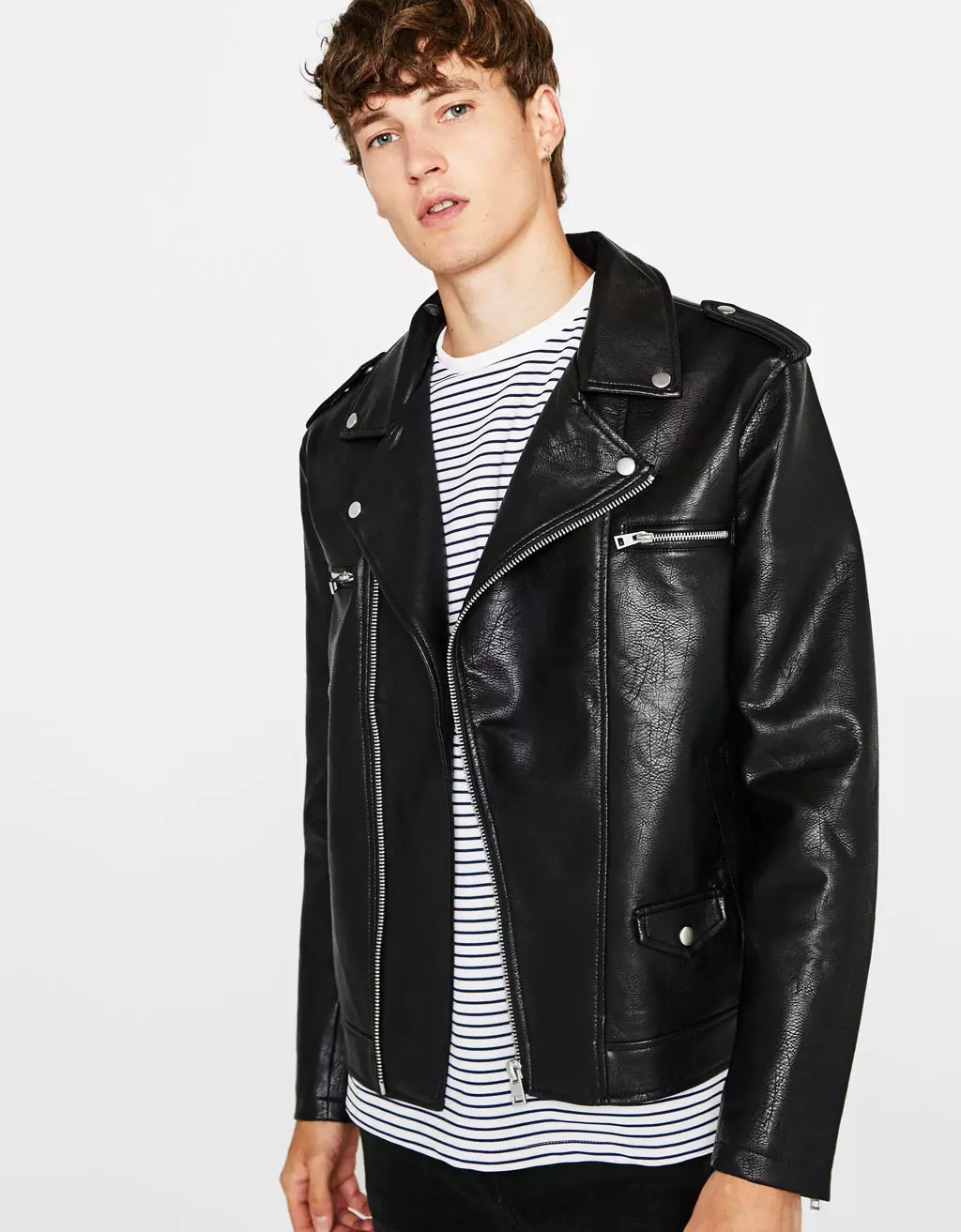 palitao biker hoditra faux nataon'i Bershka $56.19USD