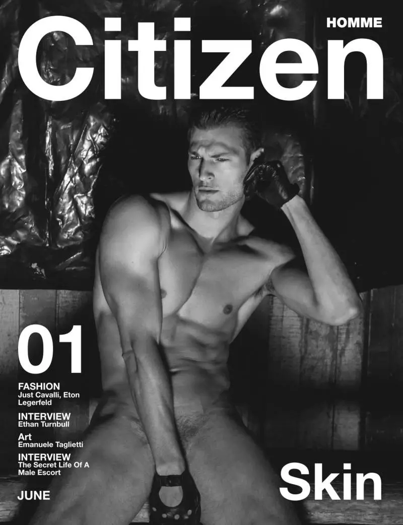 De Model Dan Murphy lant op de Covere vun der Debut Ausgab vum Citizen Homme Magazin, erschéngt virun der Lens vum Fotograf James Demitri. Säi skulptéierte Kierper op de Säiten vum Magazin ze weisen, den Dan leet sech liicht fir d'Kamera of, wat vill Kierper Näid tëscht eis verursaacht.