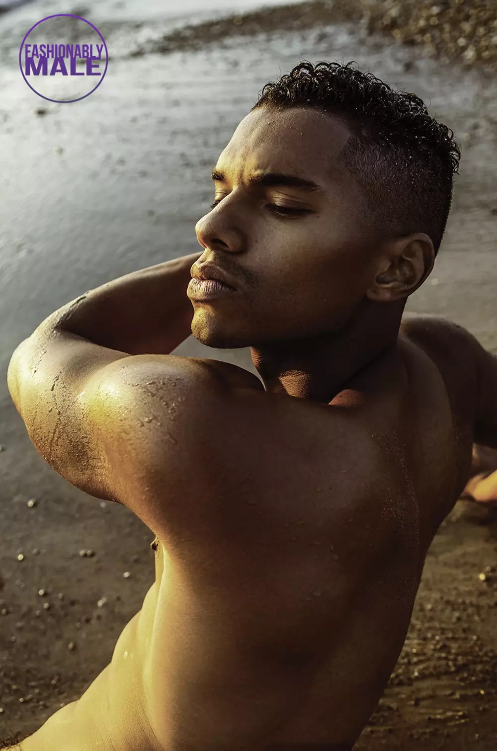 Beach Nude: Isaac McKinley af Christopher Marrs