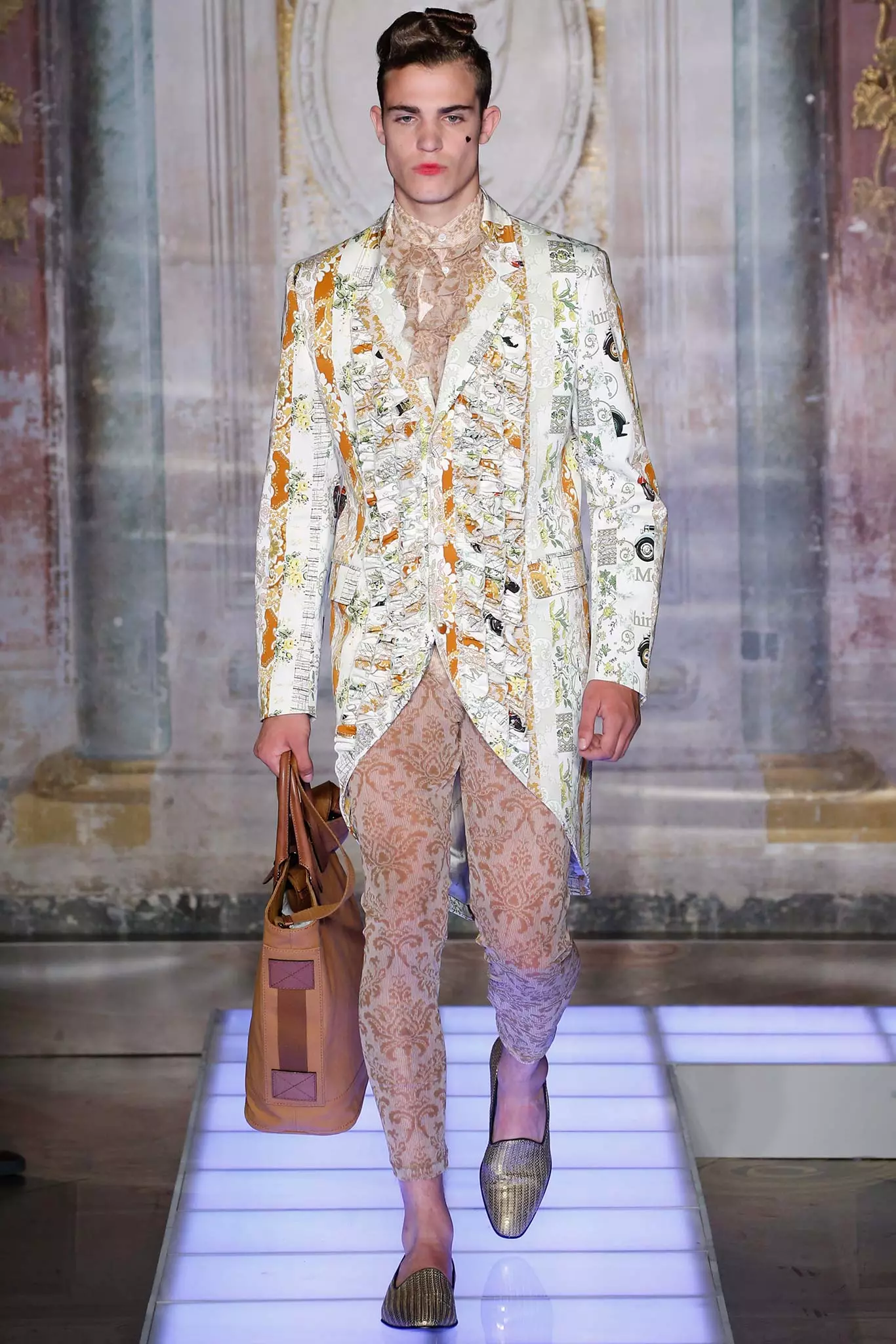 Moschino Menswear Primavera 2016499