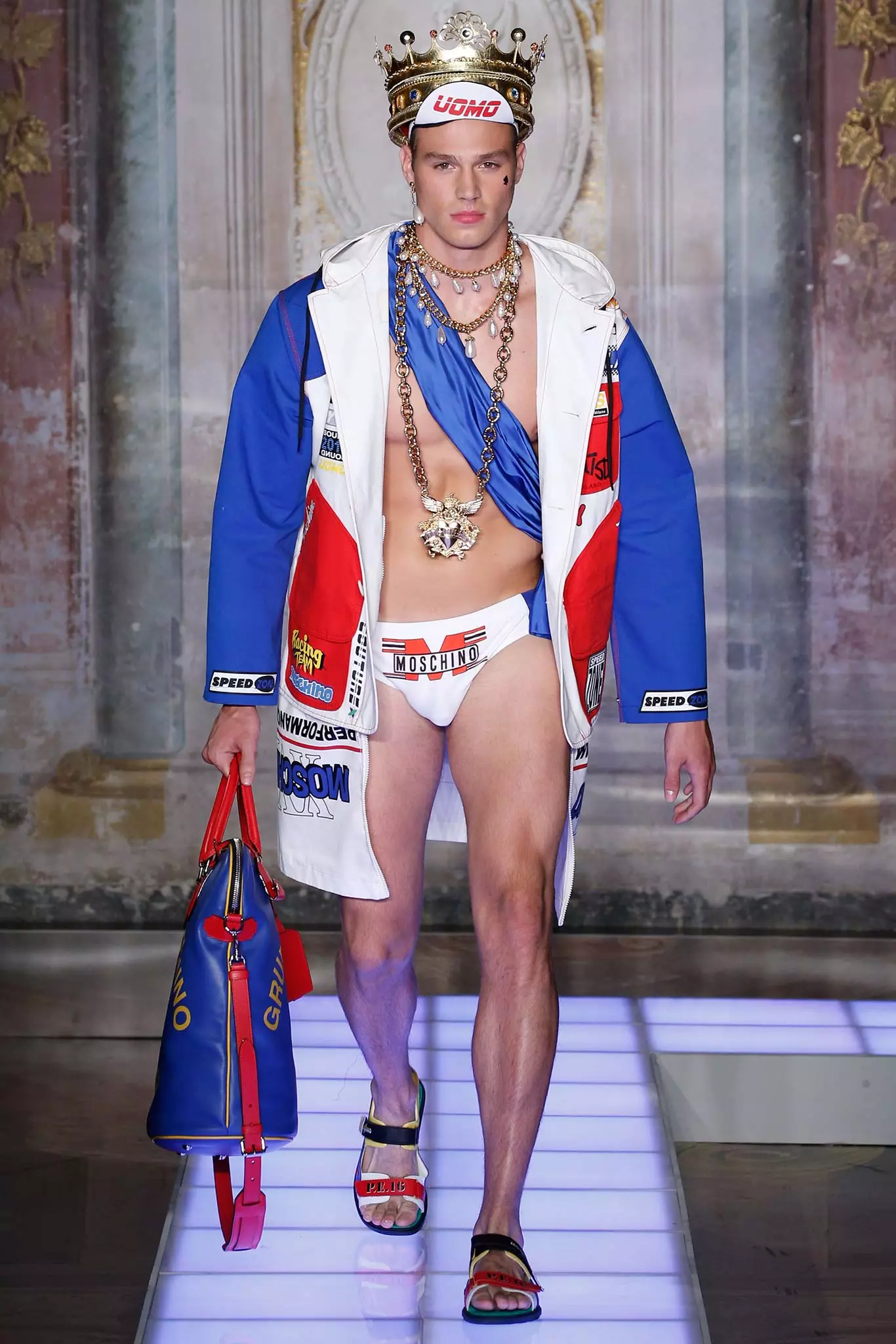 Moschino Menswear Spring2016485