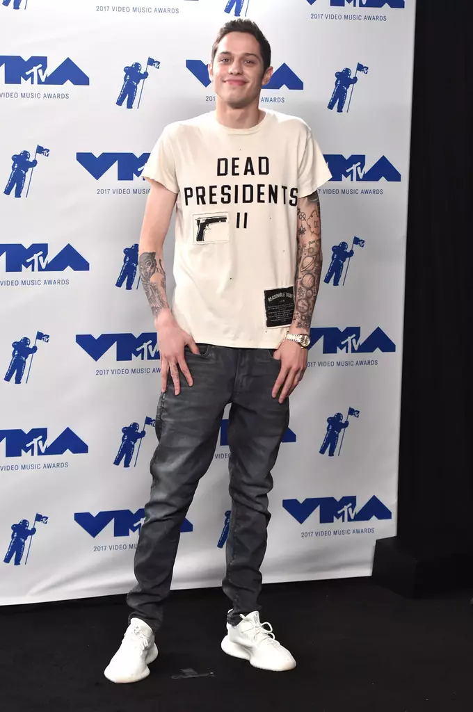 Pete Davidson woont de MTV Video Music Awards 2017 bij op The Forum op 27 augustus 2017 in Inglewood, Californië.