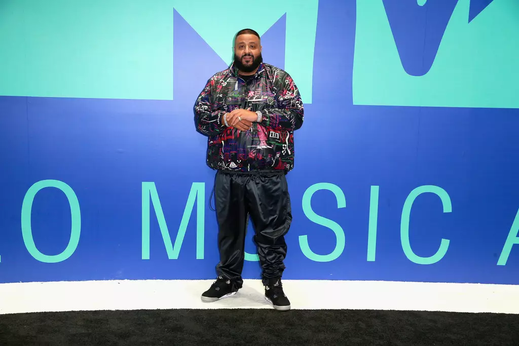 Dj Khaled 2017-nji ýylyň 27-nji awgustynda Kaliforniýanyň Inglewud şäherinde geçirilen forumda 2017 MTV wideo aýdym-saz baýraklaryna gatnaşýar.