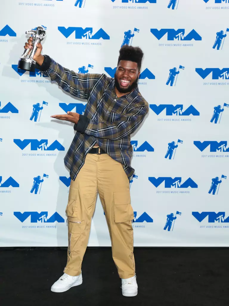 Khalid se udeleži podelitve nagrad MTV Video Music Awards 2017 na The Forumu 27. avgusta 2017 v Inglewoodu v Kaliforniji.