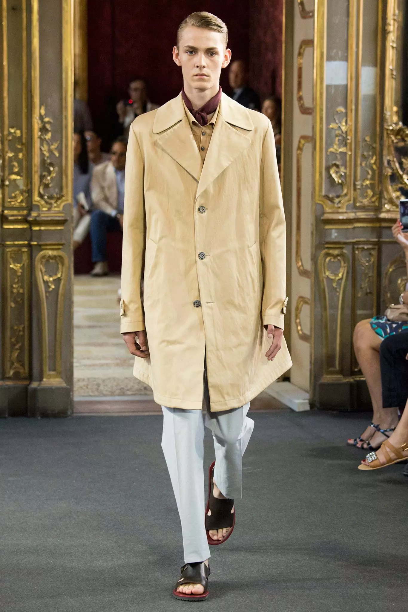 Corneliani ربيع-صيف 2016580