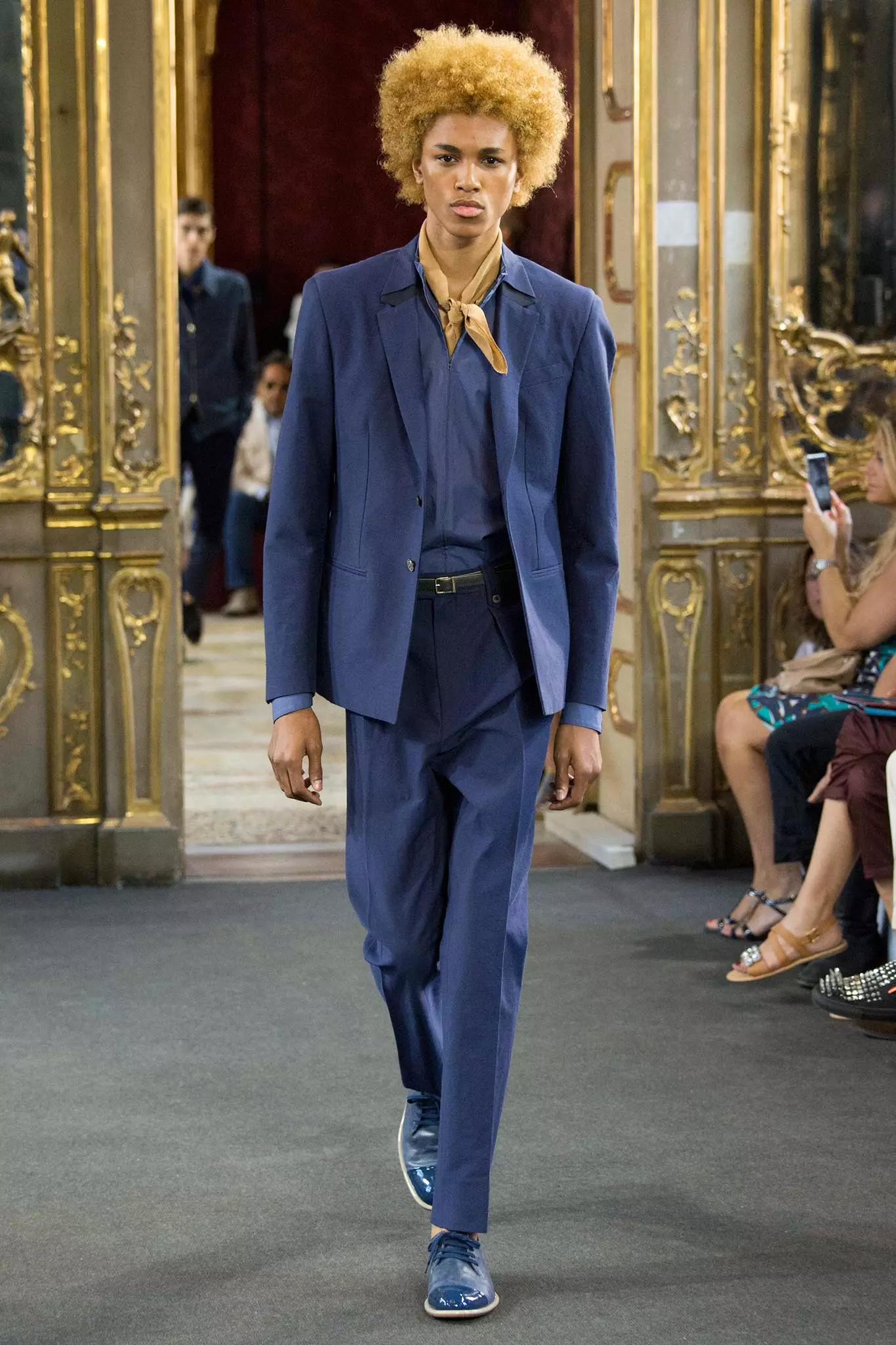 Corneliani ربيع-صيف 2016567