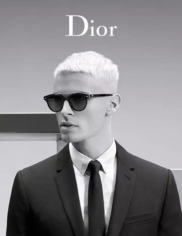 Fa'ava-o-malo pito sili fa'ata'ita'iga Baptiste Giabiconi i luma o le Spring/Summer 2016 campaign of Dior Homme, na pueina e Karl Lagerfeld.