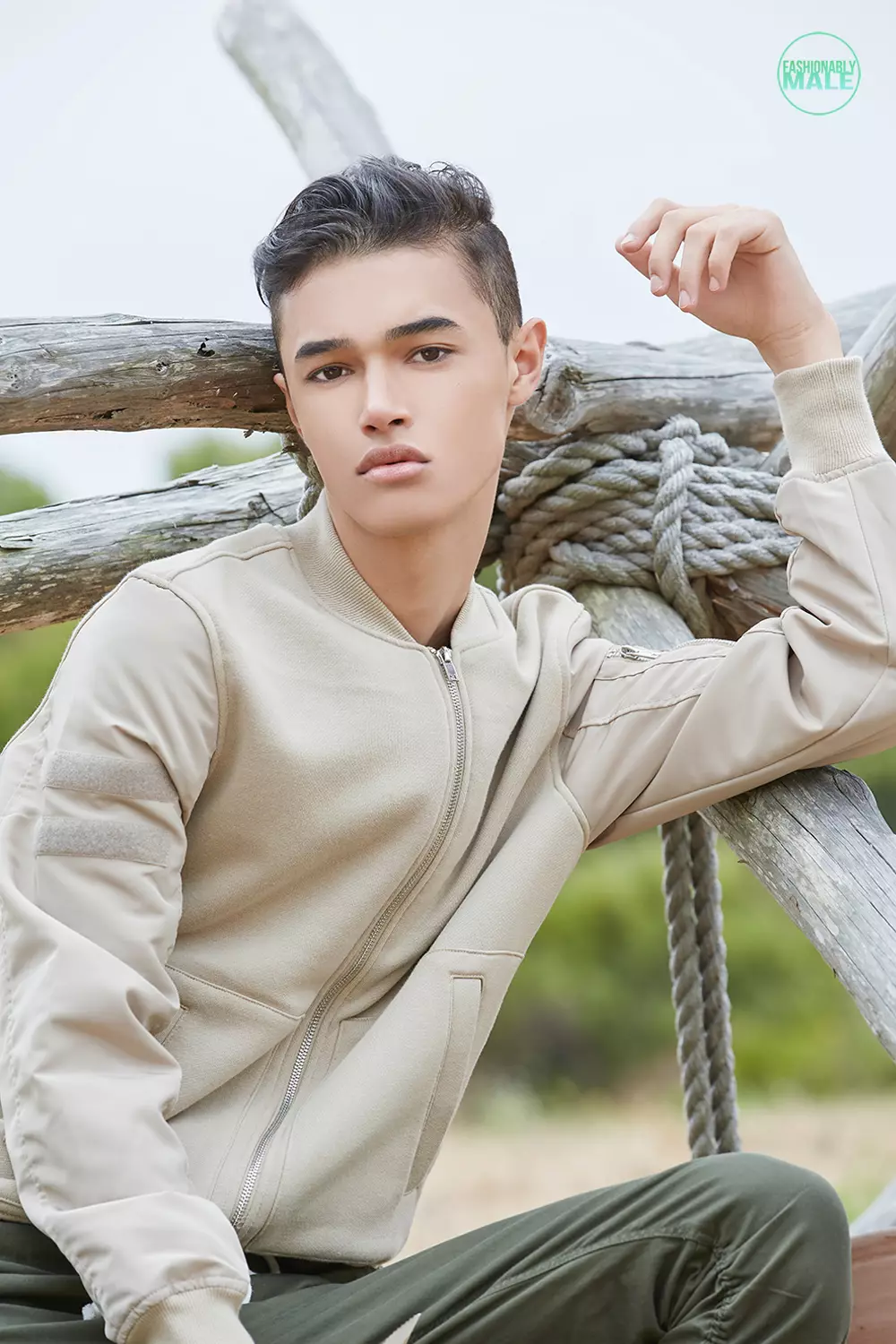 Seth McBride oleh Donato Di Natale untuk Fashionably Male3