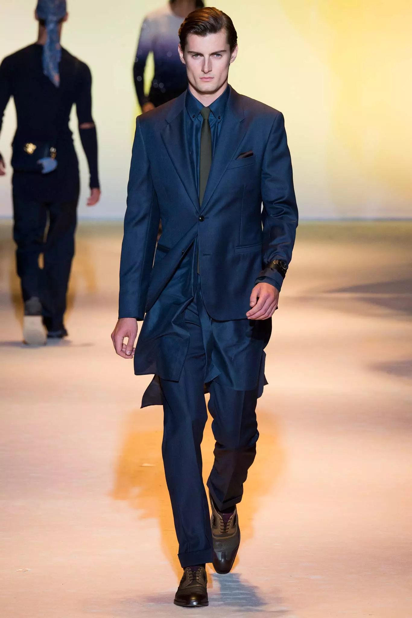 VERSACE MENS ԳԱՐՈՒՆ 2016075