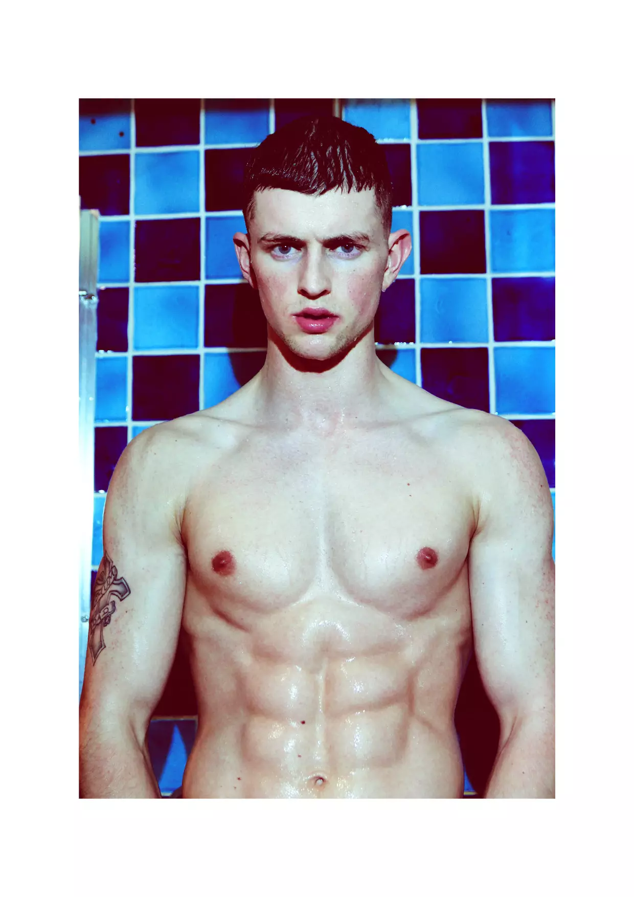 Trust Me, I'm From Wales, menampilkan Michael Morgan di Wilhelmina London oleh Ian Cole dalam cerita sampul untuk Buku Tahunan Tahunan 2016. Michael dan Ian pertama kali berfoto bersama pada tahun 2012, dengan editorial ini DI SINI untuk KLIEN #7 dan telah bekerja bersama banyak kali sejak itu.