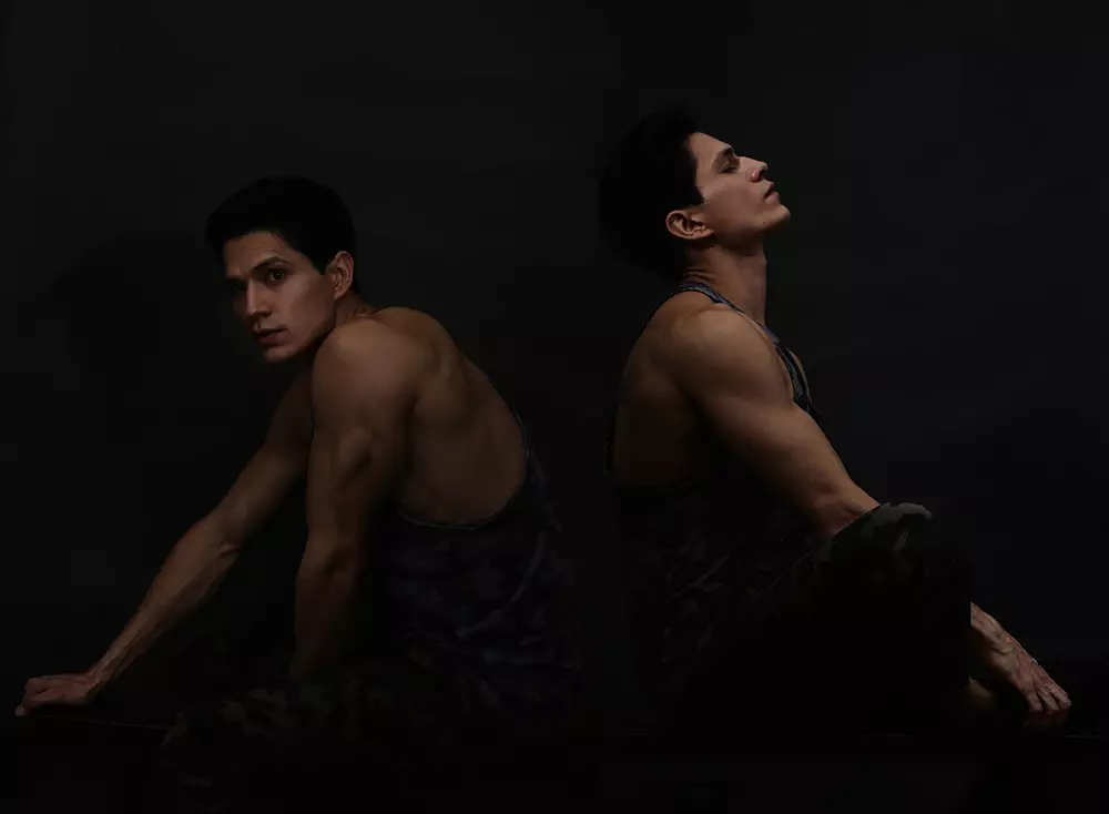 Alex Vega saunia e Karim Konrad mo Fashionably Male16