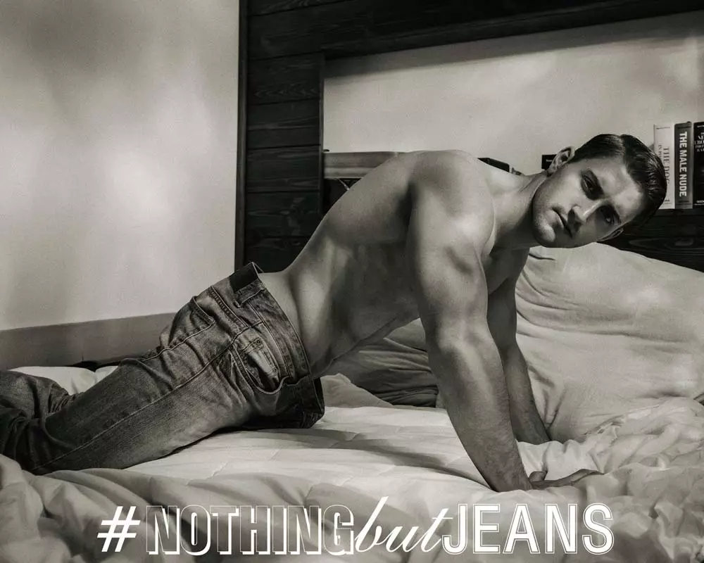 સર્જે #NothingButJeans દ્વારા કોન્સ્ટેન્ટિન કોસ્ટિન