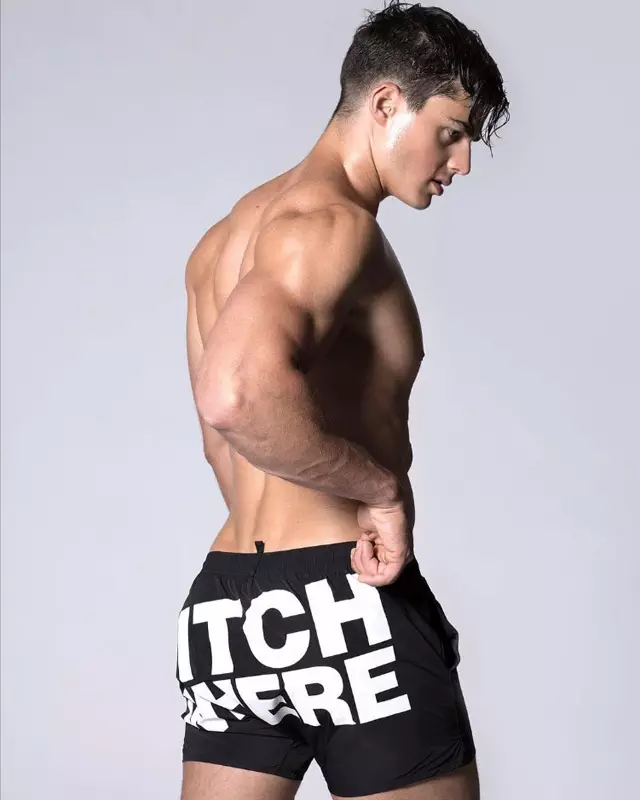 Pietro Boselli cho Dsquared2.com !!! Trực tuyến độc quyền, bây giờ có sẵn!