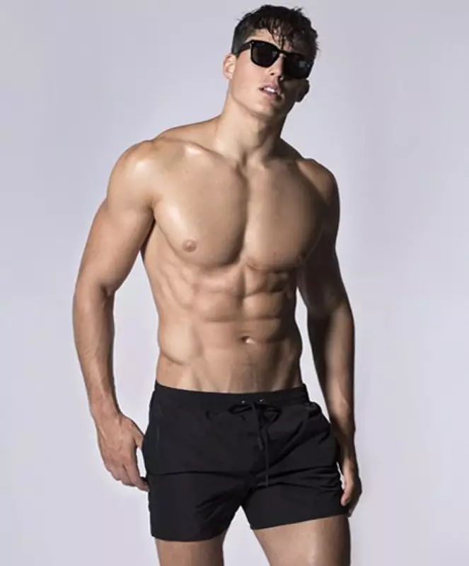 Dsquared2.com සඳහා Pietro Boselli!!! ඔන්ලයින් සුවිශේෂී, දැන් තිබේ!