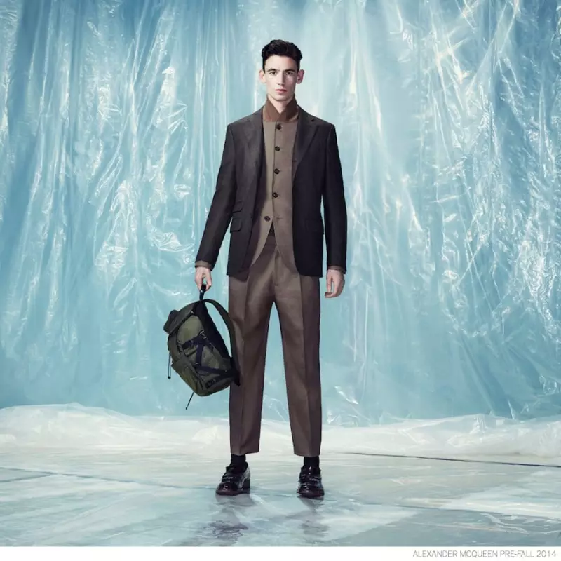 Alexander-McQueen-Pre-jesen-2014-Look-Book-Elegant-Suiting-013-800x800